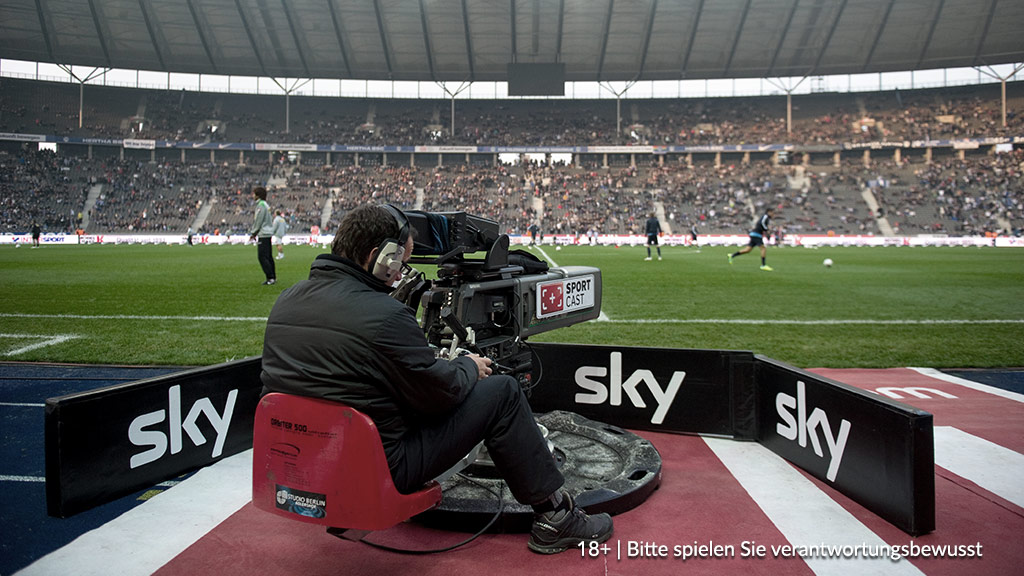 BetVictorDE's tweet photo. 🤔 Wo die heutigen Spiele schauen? 
Alle 15:30 Samstagsspiele der 1. Bundesliga kann man sich auf dem Sender Sky Sport News HD kostenlos ansehen.😍
Das 18:30 Spiel wird im Sky PAY-TV ausgestrahlt.
Auf welches Spiel seid ihr gespannt? Teilt es uns mit!

#DFL #Bundesliga #BVB #S04 https://t.co/SoFMIul2yP