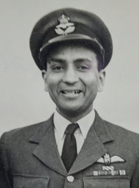 For the real enthusiasts, more photos to accompany my #VEDay75 article.  Most Indian aviation pros & enthusiasts know Sqn Ldr PC Lal, mentioned herein, in his later avatar of Air Chief.  Here's a pic of him as a skinny young Wing Commander, quite soon after VE Day: