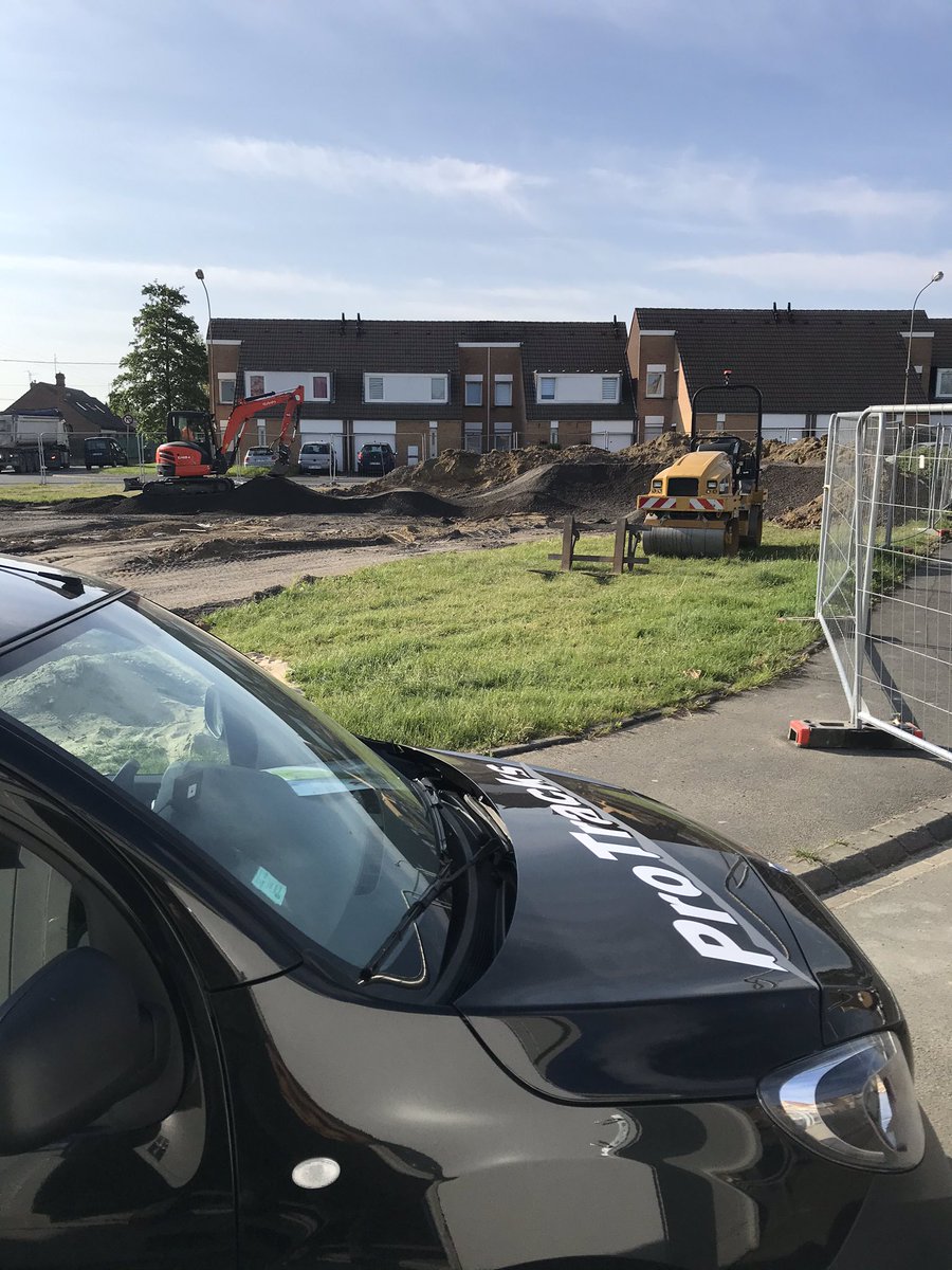 ProTracksBMX's tweet photo. Un #pumptrack c’est bien. Un pumptrack au ♥️ d’un quartier, c’est mieux ! Cette ville proche de Lille offrira bientôt à ses habitants de quoi se divertir sans avoir besoin de prendre sa 🚗. Livraison avant l’été. https://t.co/iQ8cD7Ufpp