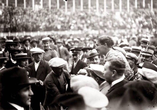 ftorodelidia's tweet photo. 💚 Desde primera hora de la mañana, Joselito El Gallo está entre las primeras tendencias en Twitter. 

🔊 No te vimos, pero 100 años después honramos tu memoria.

¡Viva el Rey de los toreros!🙌 https://t.co/Nv8ongx3Pe