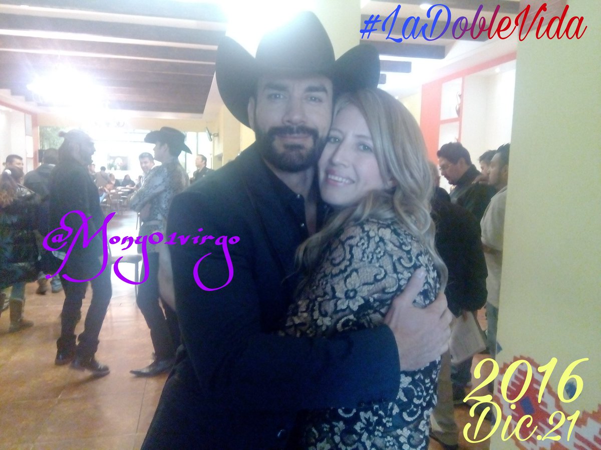 monydiazof's tweet photo. Me iniciaba d extra cuando me mandaron a llamado en #LDVDEC, me dije: "No tendrás tanta suerte como para coincidir con @davidzepeda1", peero al otro día la vida me sorprendió con él en el set... ¡Yo no me creía q estuviéramos trabajando en el mismo lugar! ¡Q dicha y cuánta magia! https://t.co/TCS8HsjK94
