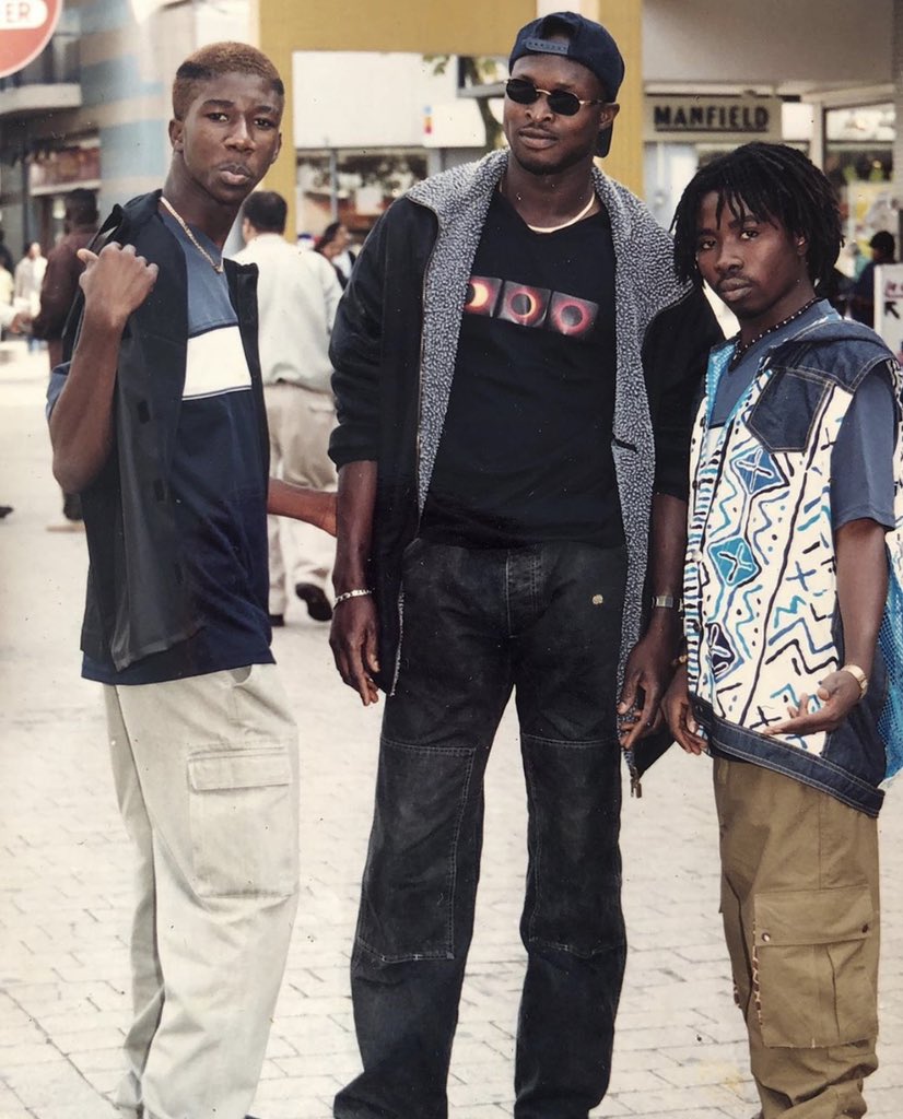 CAPTAINPLANETGH's tweet photo. I used to run from school to come watch them at the trade fair center . Much respect ✊ Tic came to sutesco &amp; did that buster rhymes thing &amp; i was there jumping like kangaroo 🦘. @TiCmusicGh &amp; @iamobrafour Long Live 🙏. We for build them statues https://t.co/MWFQTKDzDA