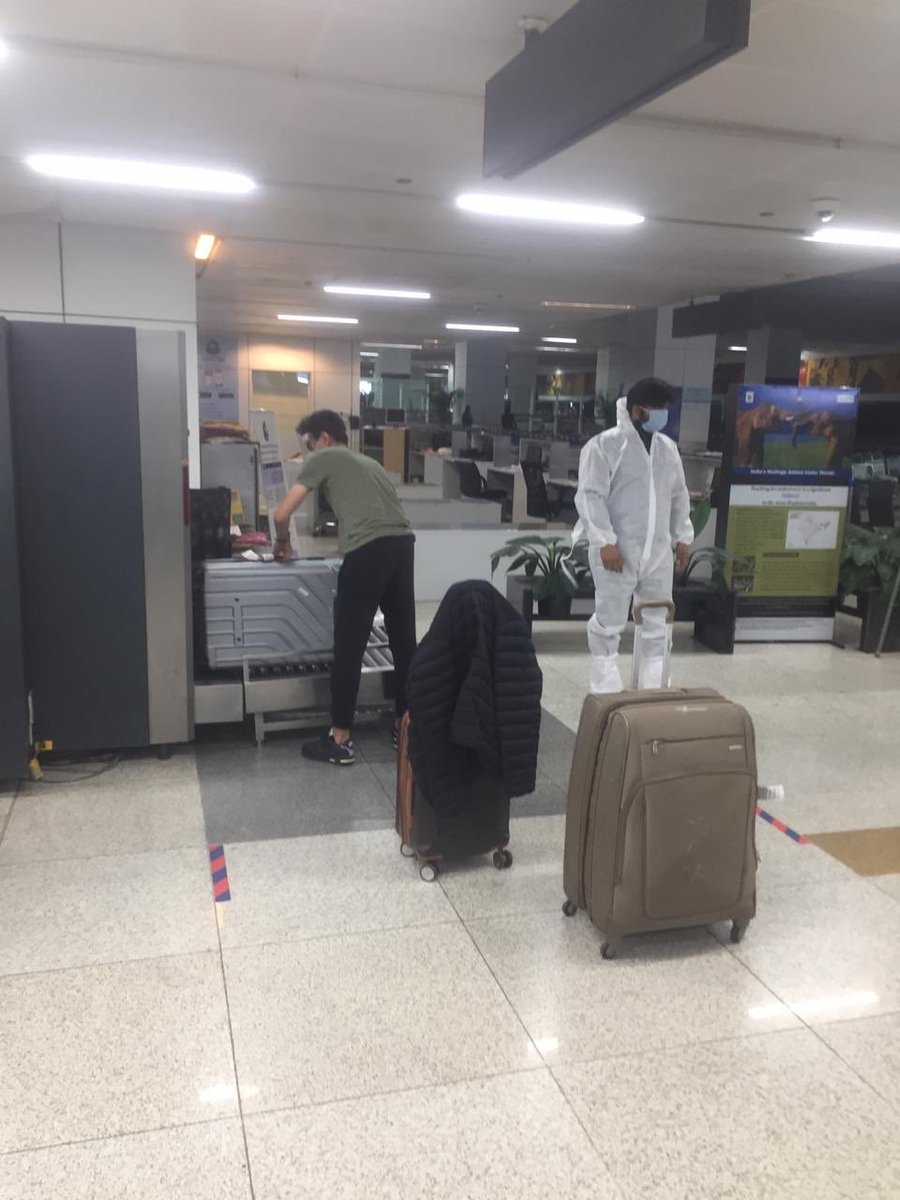 Delhicustoms's tweet photo. Delhi Airport Customs facilitated smooth clearance of passengers arriving by @airindiain flight ✈️ AI112 from London 🇬🇧 by following due #COVID19 precautions at @DelhiAirport #IndiaFightsCorona #WeCare #VandeBharatMission https://t.co/5NVAnx1QP4