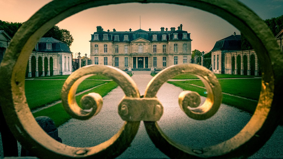 MABdrone's tweet photo. Une virée #Royale aux châteaux de Ferrière et Champs sur Marne #chateaux #SeineEtMarne @SeineetMarne https://t.co/4y2532zRj4