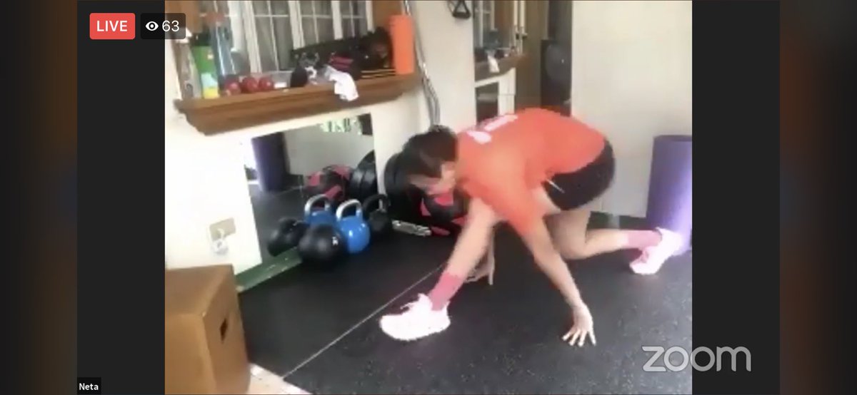 CarolCerveza's tweet photo. Let’s get moving this gloomy Saturday afternoon with @AngeliAraneta_  @paoloperalta_ 👊🏼 body weight work-out happening now at @GenerikaAyalaLS ‘s FB page 👍🏼 https://t.co/LkQ71Kjk2Y