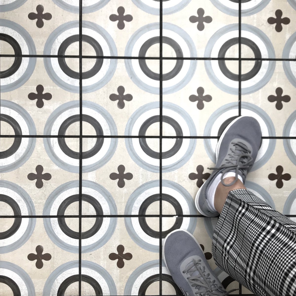 simplerpr's tweet photo. Bring me sunshine with your tile βοΈ Marie from @simplerpr is walking a mile a day in May to raise money to help @pinkribbonfound π. We'd love your support π https://t.co/lgC11MUiyX #fundraising #donate #charitytuesday #breastcancerawareness #walkamileadayinmay #onthetiles https://t.co/6ZafY22Cg6