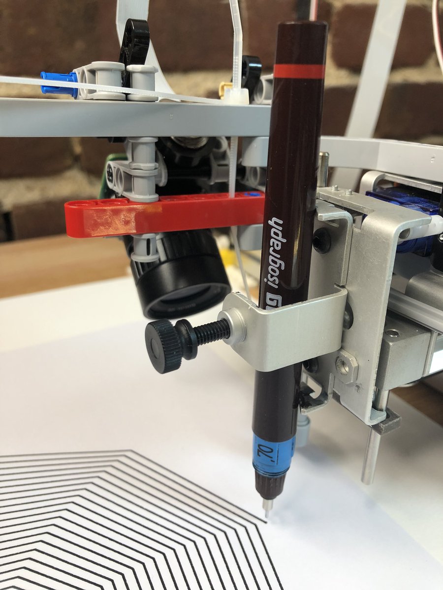 TarGz's tweet photo. This sounded like a really bad idea... but couldn’t resist to give it a try... #axidraw #plottertwitter https://t.co/ZTMi7LMmWi