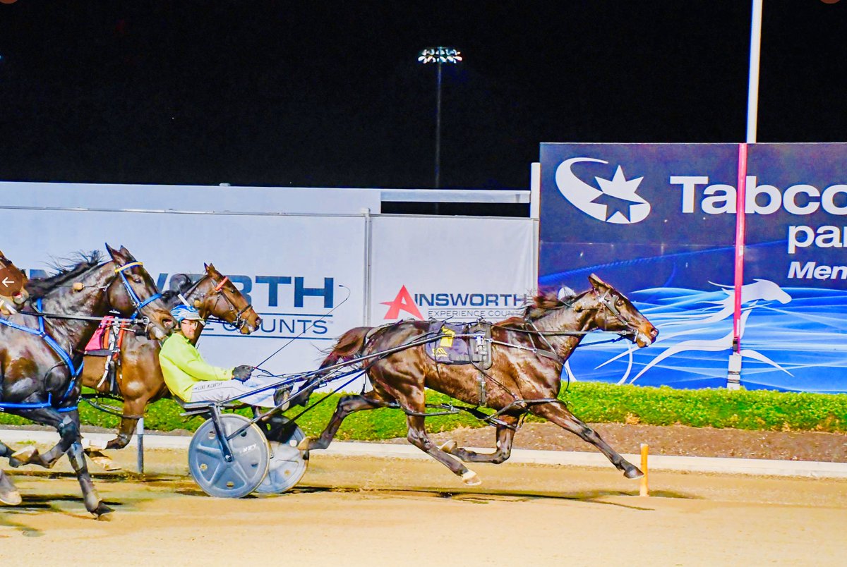mickharvey7's tweet photo. #CANTREFUSE so happy - back in the winners circle - Dreamy to many, he’s so brave 💪❤️ .. a big thank you to @CobbittyEquine Craig Cross @lukeamccarthy @BelMcCarthy & Team .. congrats @GO_RACING_AUS @mleppard11 @ghall27 @CMTrackside
📹 https://t.co/GJ4PZzTQq2… https://t.co/GyBhJoWnVy