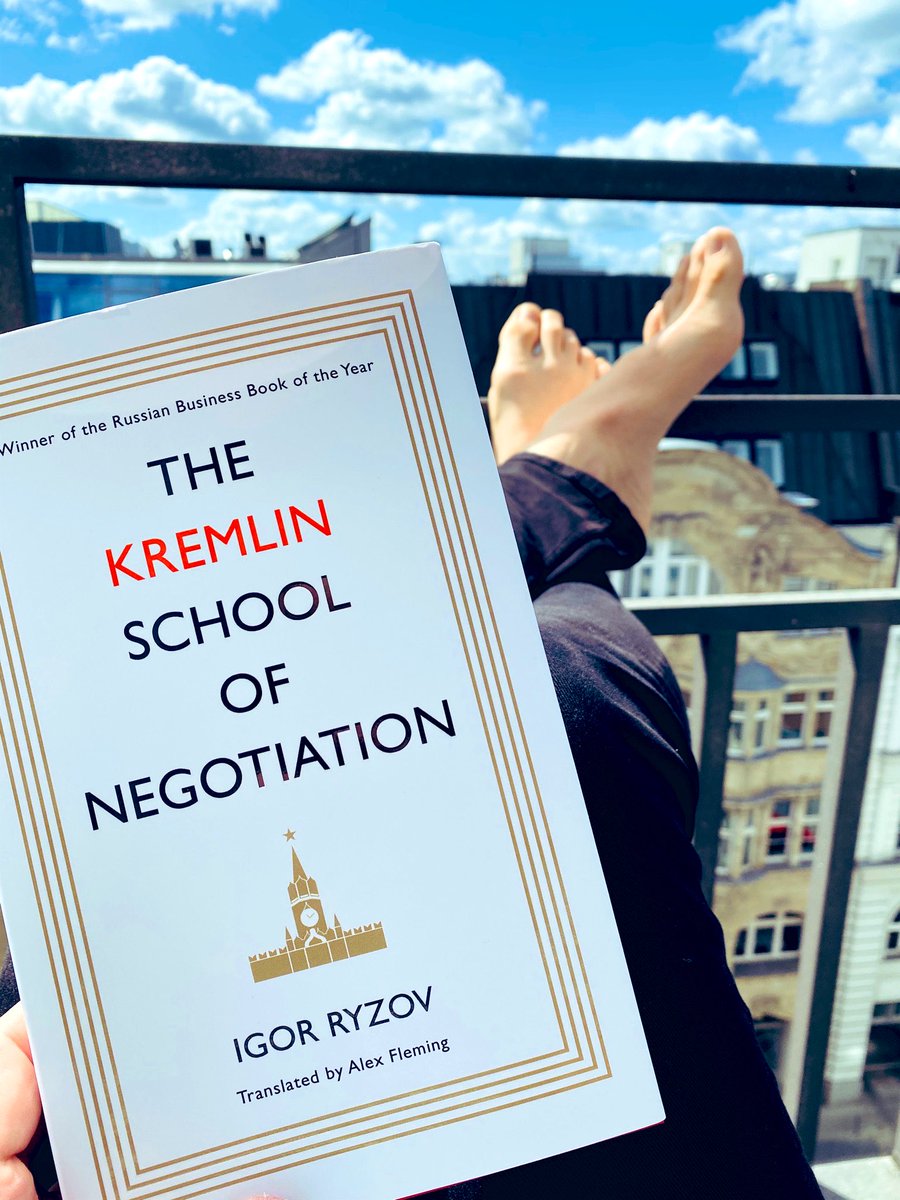 MatChilling's tweet photo. 💡 Never try to exchange a benefit for the opponent’s favor without a fight. You’ll lose your benefit, and you won’t gain their favor.
#artofnegotiation #negotiationskill #negotiations101 #businessnegotiations #negotiationtips #businessnegotiation #negotiation https://t.co/hTA5ON3OUm