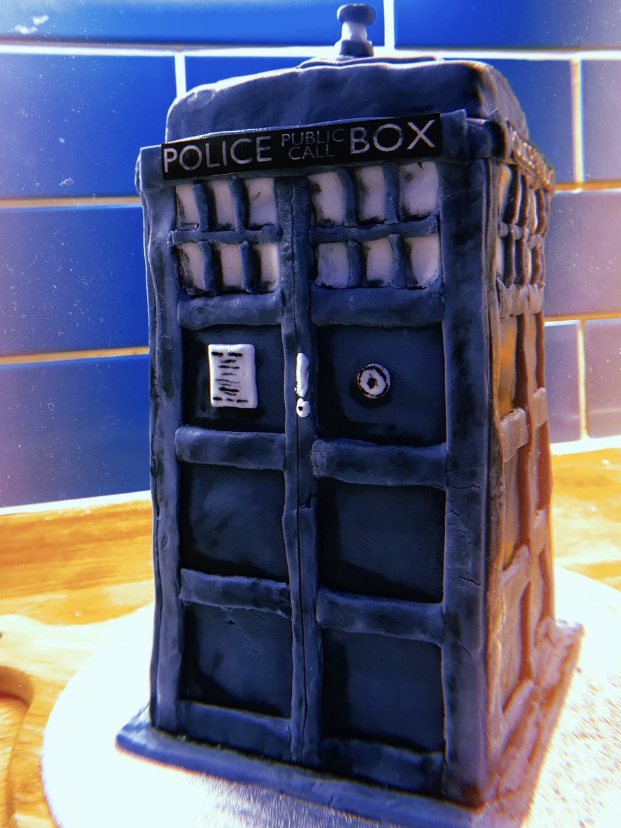 I made this wibbly-wobbly, timey-wimey Tardis cake... I do hope that it is bigger on the inside. 

#isolationbaking #doctorwho <a href="/bbcdoctorwho/">Doctor Who</a>