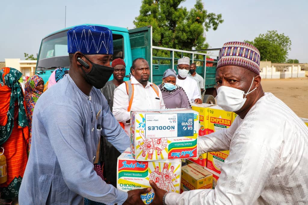 COVID-19 palliatives: 3,000 residents receive food items in Mashamari.. https://t.co/H3uJnBvnoj https://t.co/pZdrd9jUso