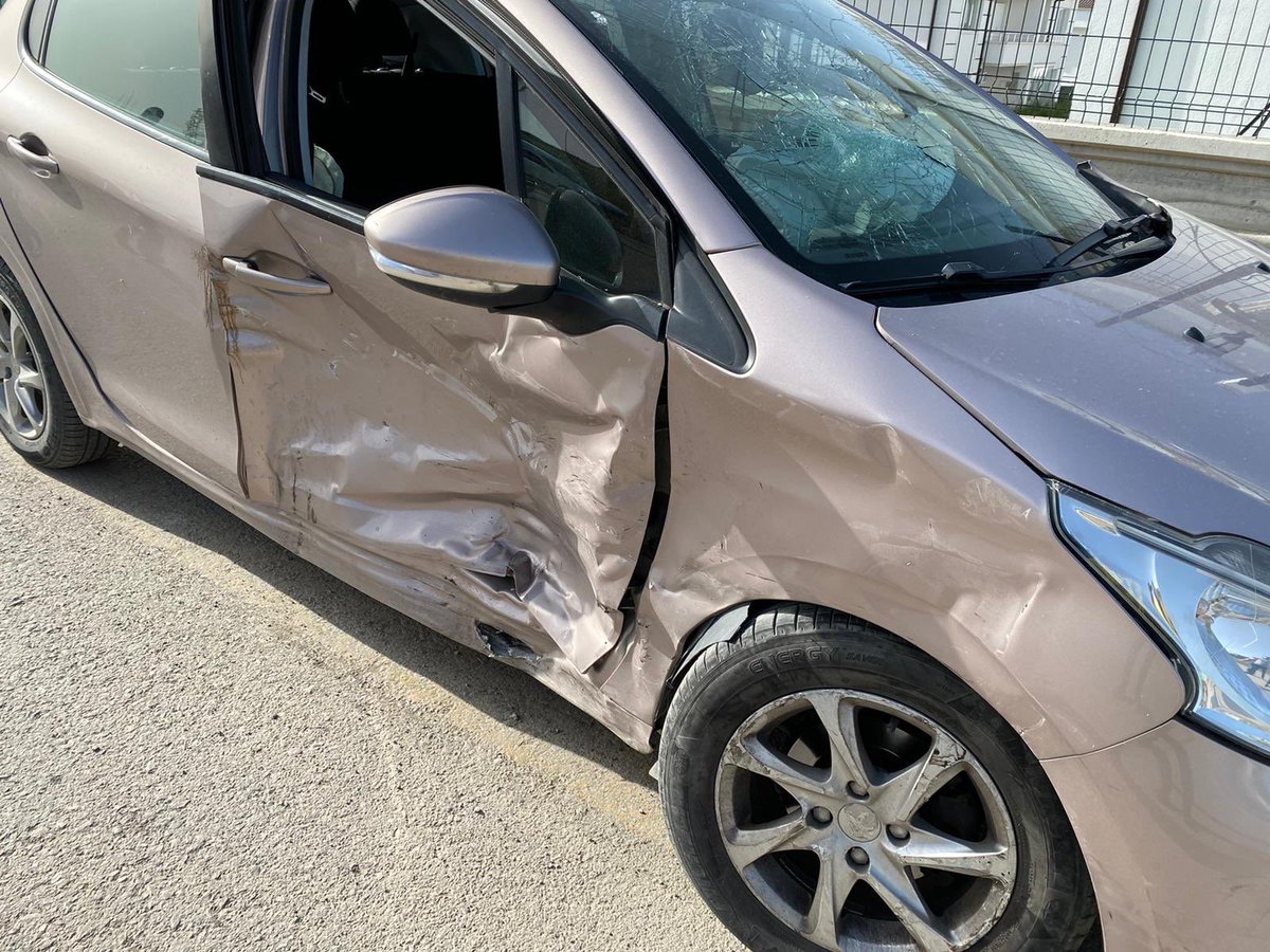 Bağlıca Mahallesi Belpınarı Cad ile Çambayırı Cdsinin kesiştiği kavşakta sürekli kaza oluyor. Çambayırı Caddesinde yol ver tabelası olmasına rağmen araçlar çok tehlikeli çıkıyor, dün nişanlımın aracınada çaptılar. Sinyalizasyon vb uygulamalar lazım başkanım <a href="/mansuryavas06/">Mansur Yavaş</a>