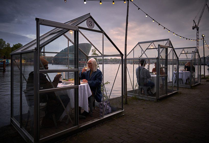 designboom's tweet photo. restaurant in amsterdam installs greenhouses to ensure social distancing
https://t.co/smprFqkn4I https://t.co/65XWIOhztd