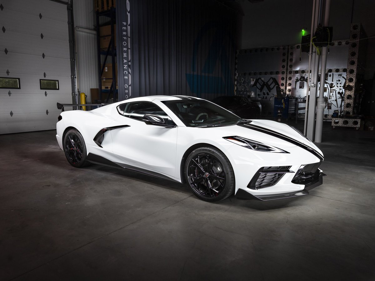 AutomovilMex's tweet photo. El especialista en fibra de carbono #Speedkore lanza un paquete de aditamentos aerodinámicos para el #Chevrolet #Corvette C8: un splitter frontal que añade downforce extra en la nariz, y un juego de faldones laterales. #ModificadosAP #EstiloDeVidaAP @ChevroletMexico https://t.co/ePxWhwOLxd