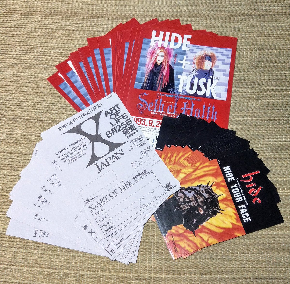 Blue_JASMINE_W7's tweet photo. まだまだあった✨
#hide
#hideTUSK
#SethetHolth
#hideYourFace
#XJAPAN
#hideチラシ
#XJAPANチラシ https://t.co/oEHAlOGuPH