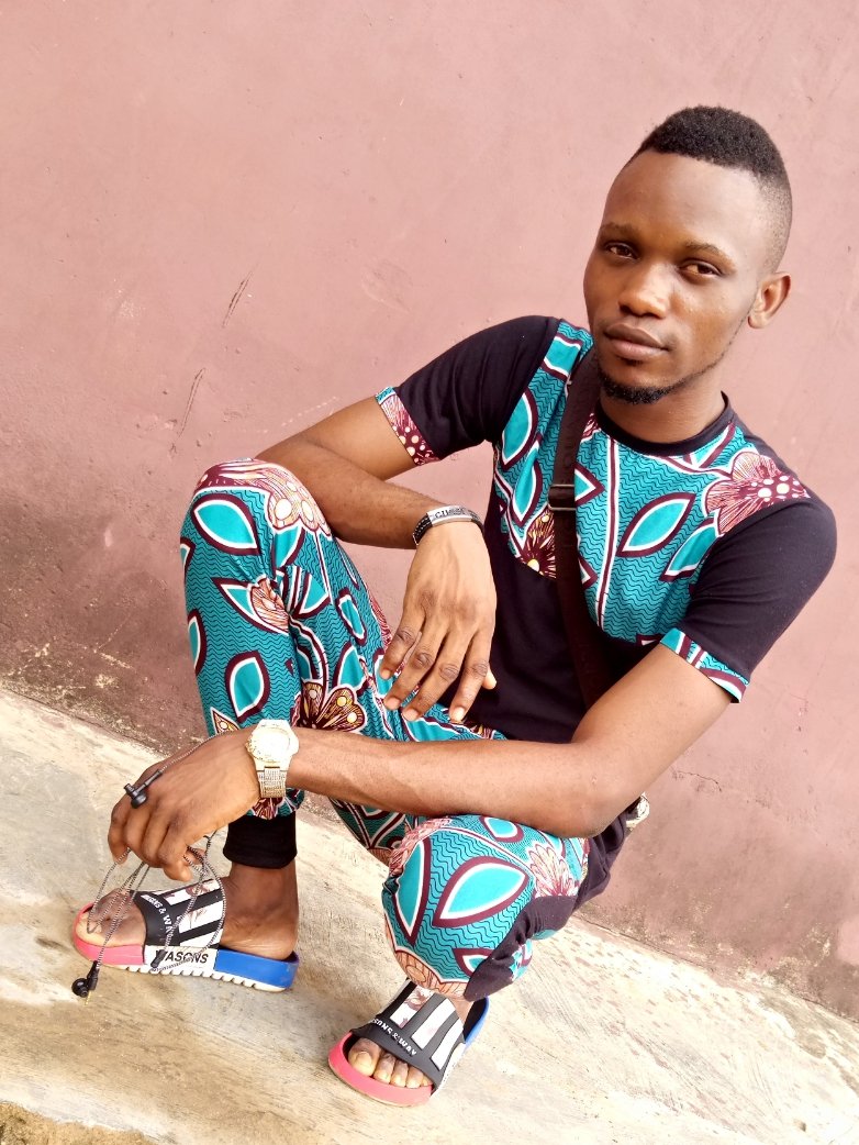 AdeolaS40369365's tweet image. Money can't buy happiness, but it pays for internet, which is pretty much the same thing.
#staysafe
#practisesocialdistancing