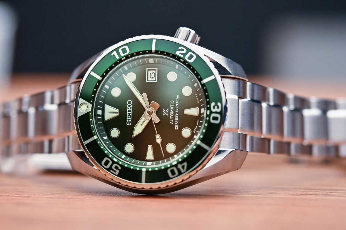 seiko green diver watch
