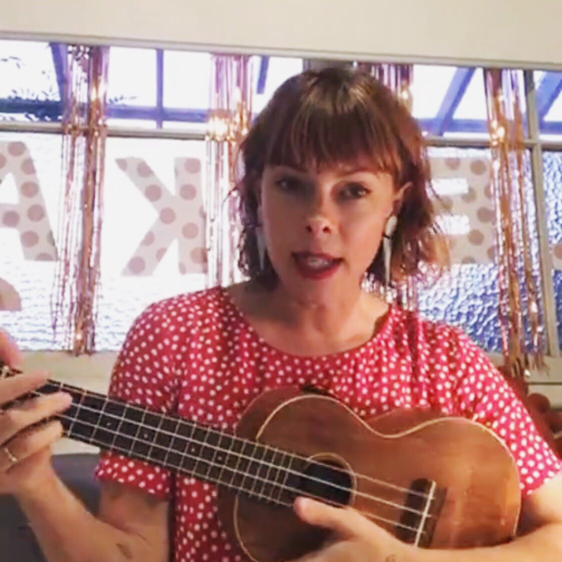 LenkaMusic's tweet image. Live From My Bed up on Facebook and maybe Instagram too. ‘Twas a pleasure, hope you’re well and happy everyone. 💋