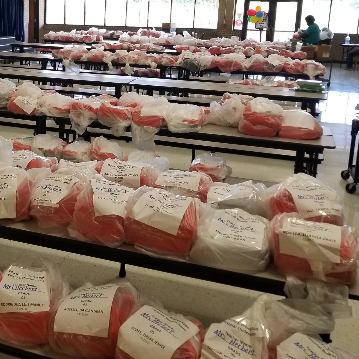 Student Personal Item Pick Up &amp; Library Book Return is scheduled for Tuesday, May 19 (9:00-1:00) and Thursday, May 21 (11:00-3:00). This will be a drive through, no contact process following all social distancing protocols. bit.ly/3fSU5ZK @oygray74 <a href="/SonjaStarrm/">Sonja Starr-Malone</a>