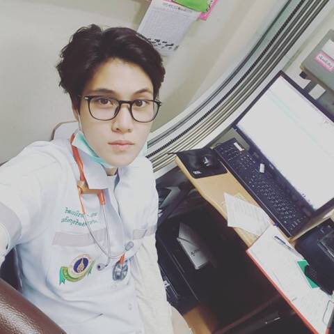 qwerty78150163's tweet photo. หมอดีๆในวงการก็มี หน้าตาดี แถมน่ารักทุกคนเลย
หมอโอ๊ค คนรักครอบครัว
หมอเจี๊ยบ ดีกรีนางสาวไทย เล่นละครดี หล่ออีกต่างหาก
หมอริท หมอเก่ง จากบ้าน The Star หล่อทั้งคู่เลย หมอริทล่าสุดเพิ่งเปิดคลินิค หมอเก่งไม่ใช่ขนมหวานราดกะทิแน่นอน หมอก็เป็น การเมืองก็เล่น 
เก่งทั้ง 4 หมอเลย #หมอก้อง https://t.co/TNa47acDiF