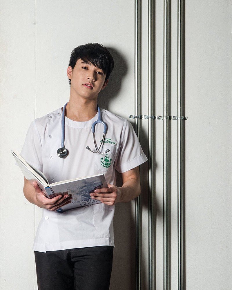 qwerty78150163's tweet photo. หมอดีๆในวงการก็มี หน้าตาดี แถมน่ารักทุกคนเลย
หมอโอ๊ค คนรักครอบครัว
หมอเจี๊ยบ ดีกรีนางสาวไทย เล่นละครดี หล่ออีกต่างหาก
หมอริท หมอเก่ง จากบ้าน The Star หล่อทั้งคู่เลย หมอริทล่าสุดเพิ่งเปิดคลินิค หมอเก่งไม่ใช่ขนมหวานราดกะทิแน่นอน หมอก็เป็น การเมืองก็เล่น 
เก่งทั้ง 4 หมอเลย #หมอก้อง https://t.co/TNa47acDiF