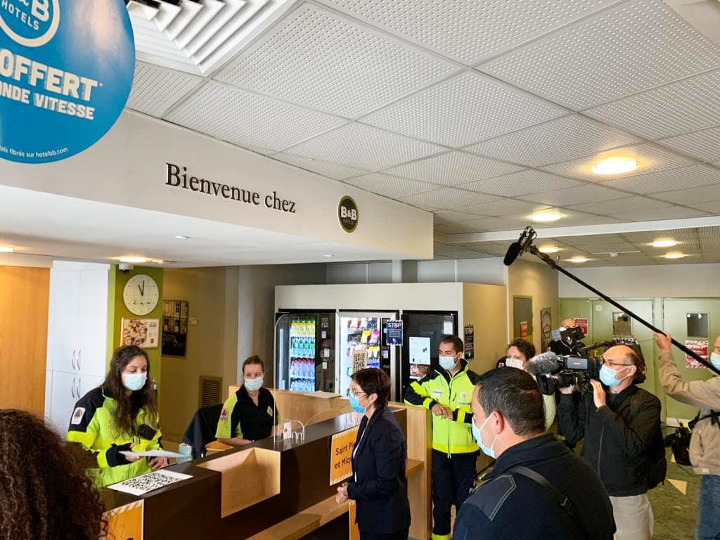 BBHotelsFR's tweet photo. En effet, nos sommes heureux d'accueillir dans nos #hôtels de Roissy et Villepinte, plus de 200 étudiants ultra-marins confinés 14 jours avant de pouvoir rentrer chez eux et retrouver leurs proches en toute sécurité pour les #vacances d'été. https://t.co/g2HRuZN4zG