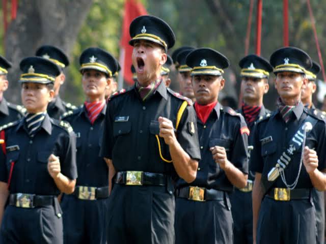 kdhamza2's tweet photo. #tourofduty to #JoinArmyForIndia 
#JaiHind #young https://t.co/HQ5aaUUGyE