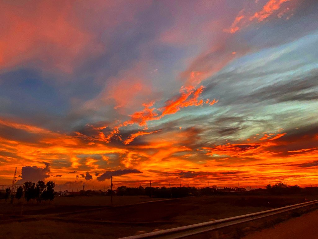 jeffcanoy's tweet photo. Nature decided to paint me a message today: yes, this too shall pass. https://t.co/uERBPfhTay