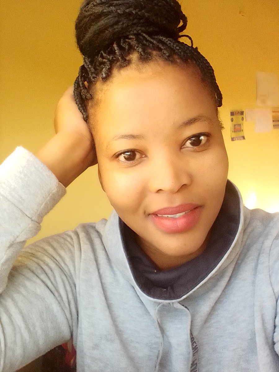 Thozama_Qodesh's tweet image. First attempt at braiding my hair #learntanewskill #worthatry #day51oflockdown