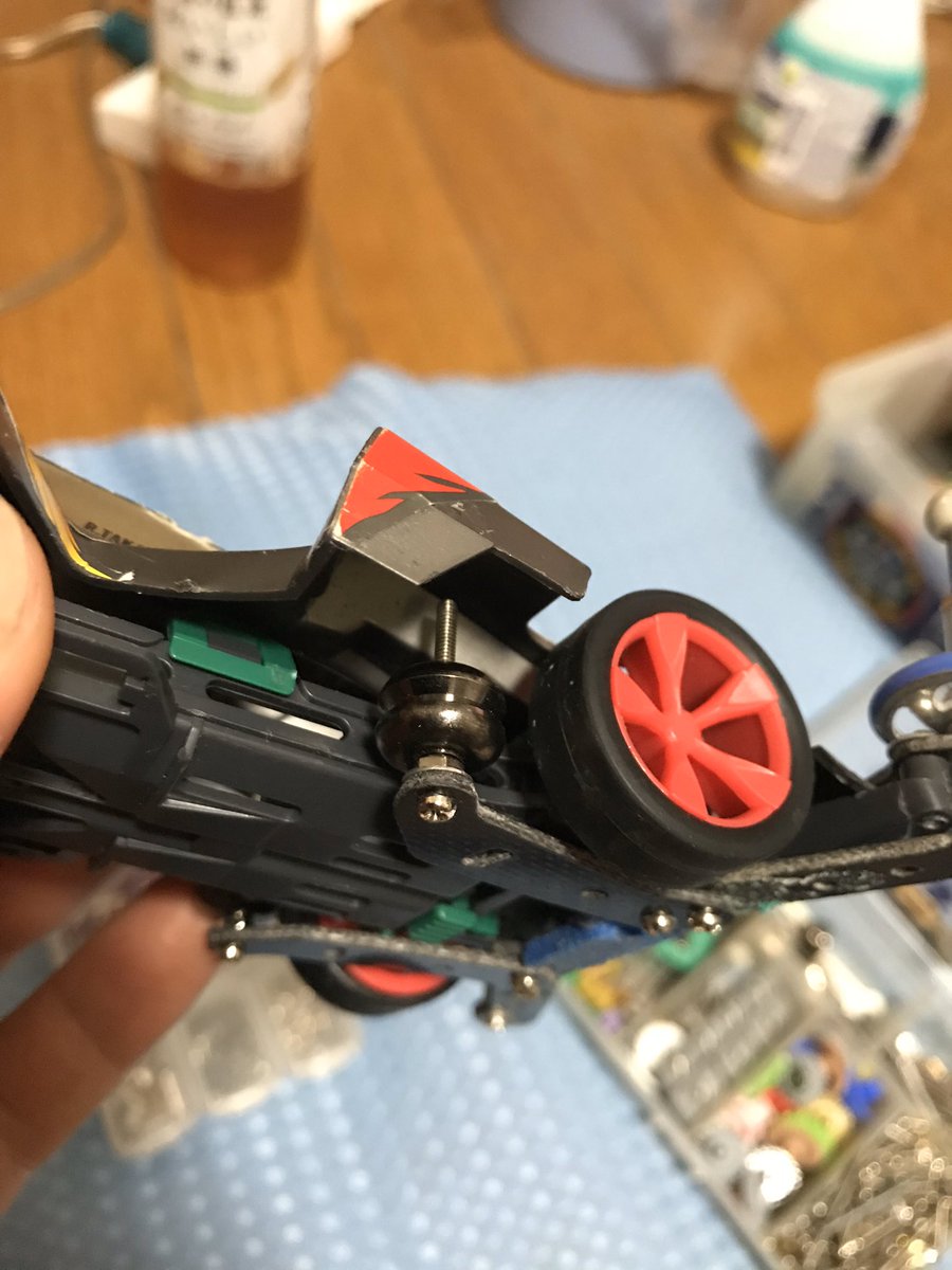 さのしん ミニ四駆セッティング歴史館 18年秋 この頃はマスダンパーをボディ下に隠したり速さより改造を楽しんでいたが 身内レースで棚ぼた完走勝利したことにより ちゃんとレースして勝ちたい と思う様になる