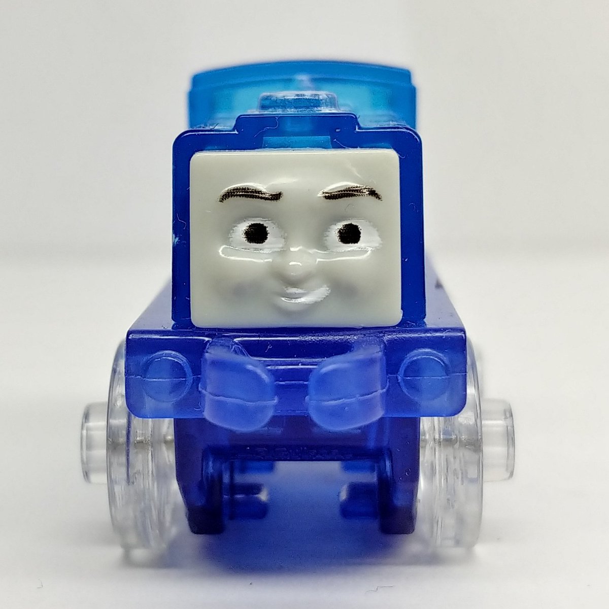 ミニミニトーマス研究所 1 Day 1 Minis 今日はアイス スノー スクラフ 雪片をイメージしたデザインのスクラフで濃い青の透明樹脂が使用されています 英語では雪片の事をスノーフレークって言うそうでなんか良いですよね Minisとは関係ないけど