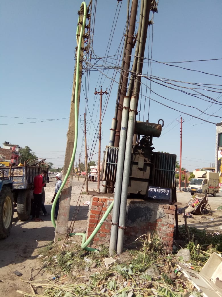 Transformer maintenance at Moglaha, medical road <a href="/PuVVNLgkp_urban/">SE EUDC Gorakhpur</a> <a href="/cedgkp/">Chief Engineer Gorakhpur</a> <a href="/eudd2_gkp/">Executive Engineer</a>