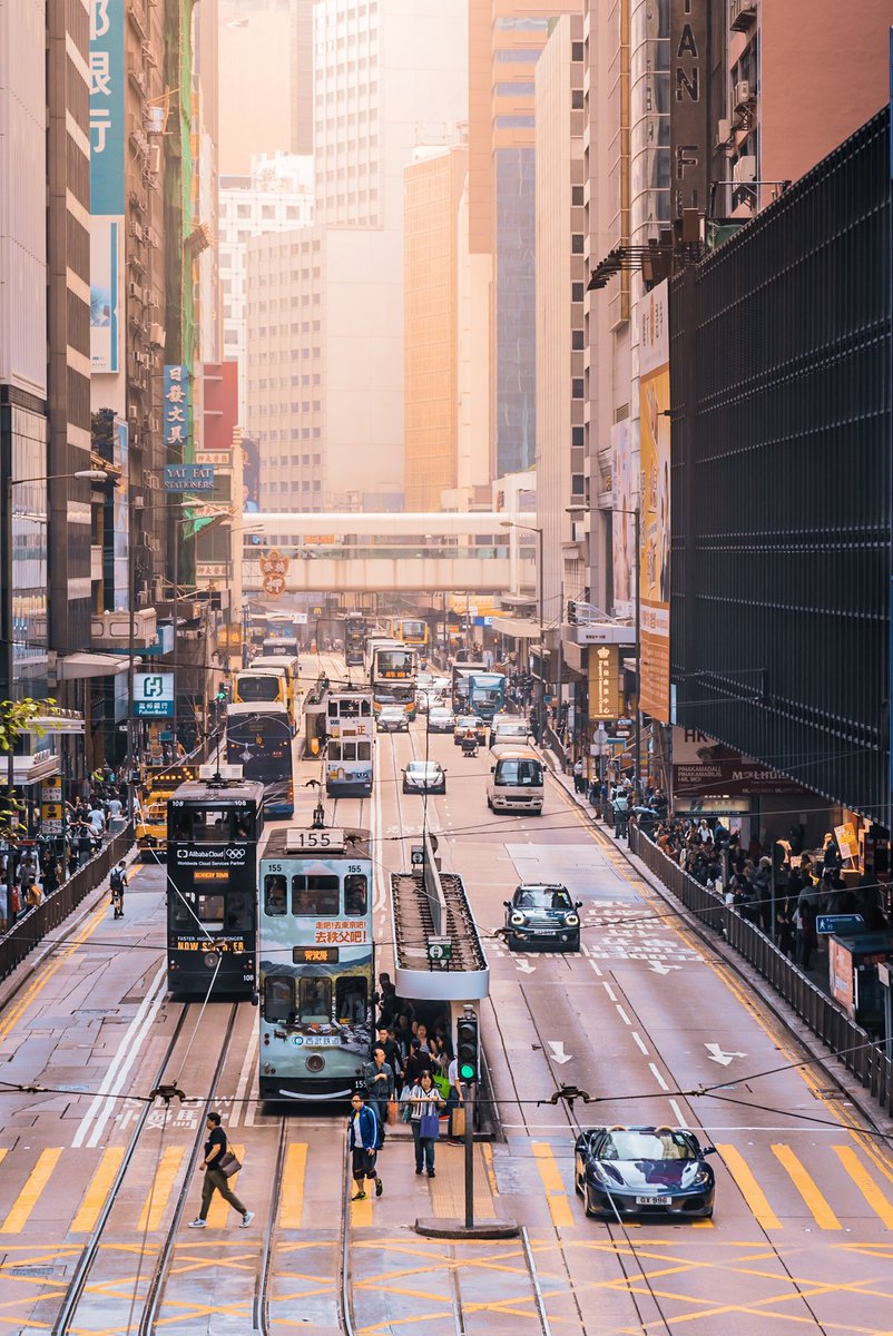 javanng's tweet photo. Street vibes of Hong Kong.
#HongKong #DiscoverHongKong #StreetsofHK #wewilltravelagain #missyoutoo @discoverhk @NatGeoTravel @HongKongTourism #streetphotography https://t.co/g8Kn5LyTTW