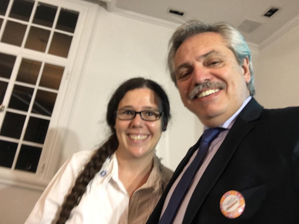 claperio's tweet photo. Grande Caro!!! Foto excusiva de la directora del proyecto con el presidente. https://t.co/aRPi0RQgiD