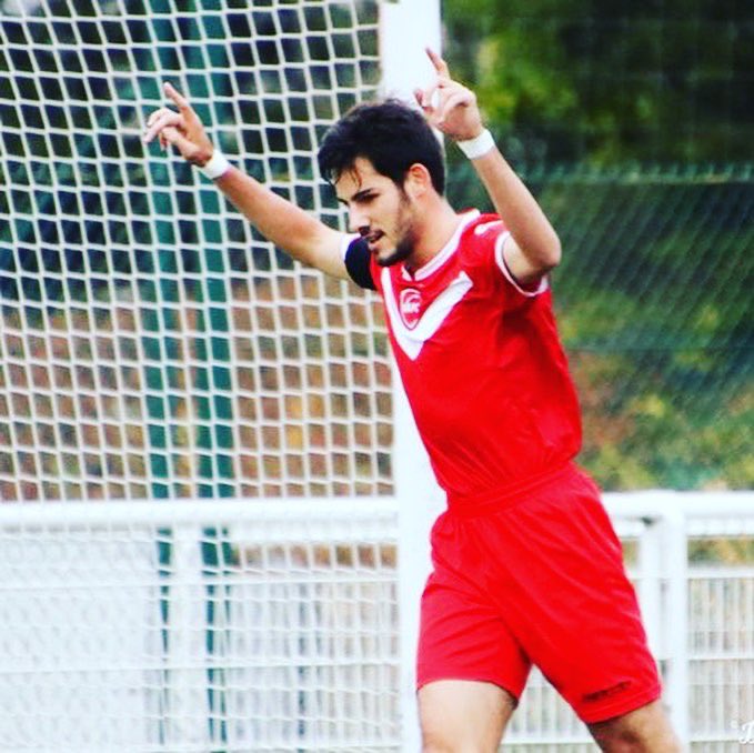 AgenceKemari's tweet photo. Antoine Verronneau restera Valenciennois ! 

Elément très important de l’effectif U19 cette saison, il a inscrit 10 buts et délivré 6 passes décisives en championnat national. 

Il a paraphé un contrat stagiaire jusqu’en juin 2021. 

Félicitations @ant_verronneau 

#teamkemari https://t.co/VXEOIbln10
