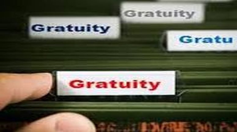 MoneycontrolH's tweet image. #Gratuity  के लिए 5 साल की शर्त जल्द खत्म हो सकती है। इसके अलावा फिक्स्ड टर्म पर काम करने वालों को भी ग्रैच्युटी मिलेगी.... #SocialSecurityCode #PF #LaborCode #EPFO 
bit.ly/2TbKqUk