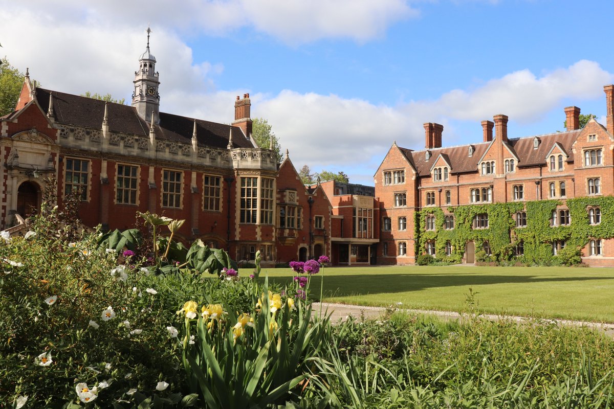 Selwyn1882's tweet image. Selwyn College @Cambridge_Uni this May 2020. Photos by Richard Morgan.
