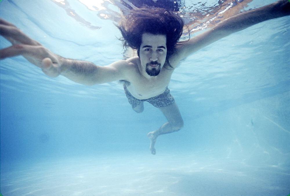 Happy 55th birthday to the legendary Krist Novoselic (Nirvana). 