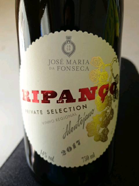 Ajudar a economia local... #setubal #buyportugal. Wine de <a href="/JMFonsecaWines/">José Maria d Fonseca</a> via Vivino: vivino.com/users/telmo.ve…