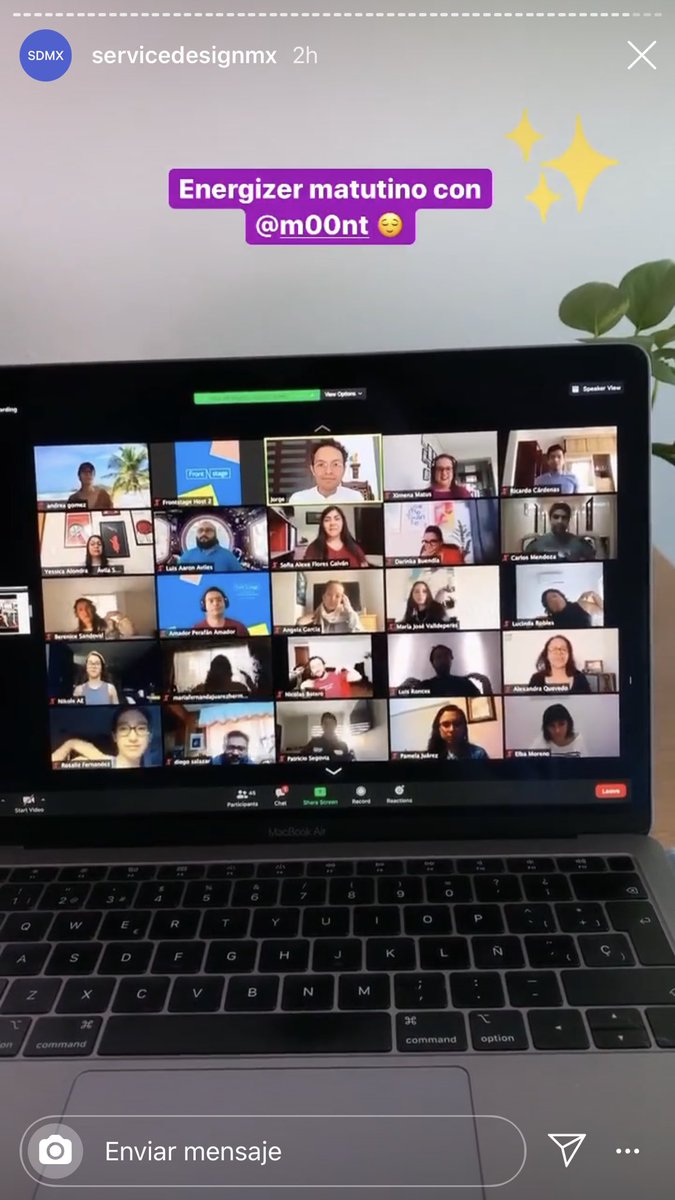 verotraynor's tweet photo. Acá chusmeando ¡lo que se puede! del taller que está dando @M00NT en @servicedesignmx sobre investigación de usuarios para diseño de servicios 😎

#MuchaMerd y #BuenasVibras !! https://t.co/9bQb5mqZmF