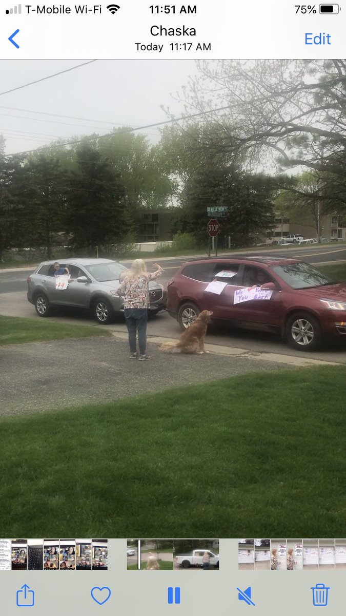 Retirement surprise with a drive by parade from my class!
#bestkidsever #retirement <a href="/112CarverElem/">Carver Elementary</a>