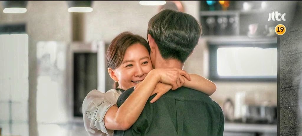 TWOTM Life lessons
(THREAD) 

1. Life can't be sweet all the time so hang in there.
2.We can't keep someone who doesn't want to be kept.
3. Obsession and revenge only worsens the pain for someone's sorrow will never bring you happiness. 
4. Karma is real. 

#theworldofthemarried