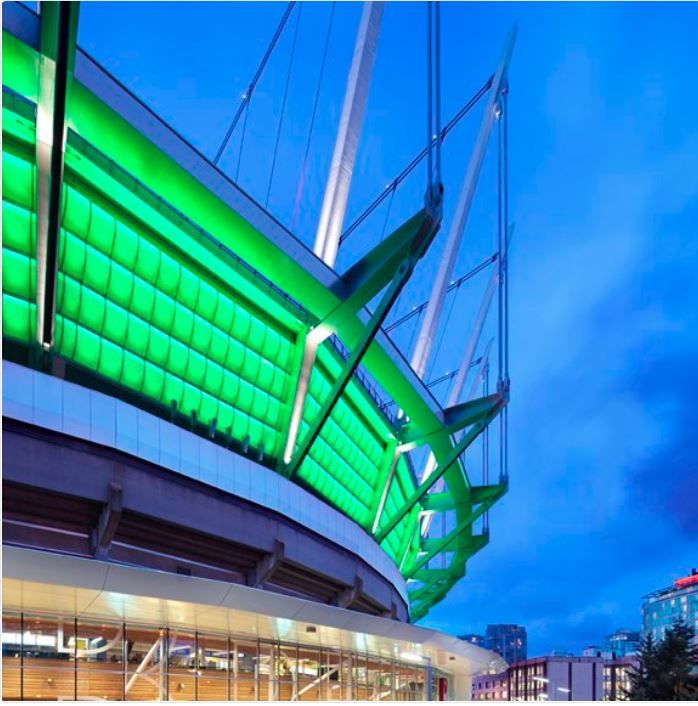 High Level Bridge lights up Green today May 16th to celebrate #celiacawarenessmonth Take some pictures and let's help #SBreadTheWord. #celiac #allergy #glutenfreenews #glutenfreeyeg #gfyeg buff.ly/2yZhtE4