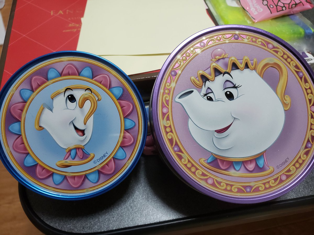 いとゆき 橙まみれ 亞同盟 掃除してたら出てきた 子供の頃から憧れてた ディズニー で売ってた紅茶セット 中身はもうない これをポット夫人のポットで淹れるのが夢でした ポット夫人のポットまだ売ってるかな いとゆき 橙まみれ 亞同盟 掃除してたら出てきた 子供の頃から憧れてた ディズニー で売ってた紅茶セット 中身はもうない これをポット夫人のポットで淹れるのが夢でした ポット夫人のポットまだ売ってるかな