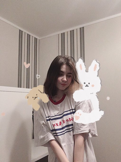 Нашла того что меня обнимает. Но хочу телесного контакта 😭😭 https://t.co/R1KklOgyrb