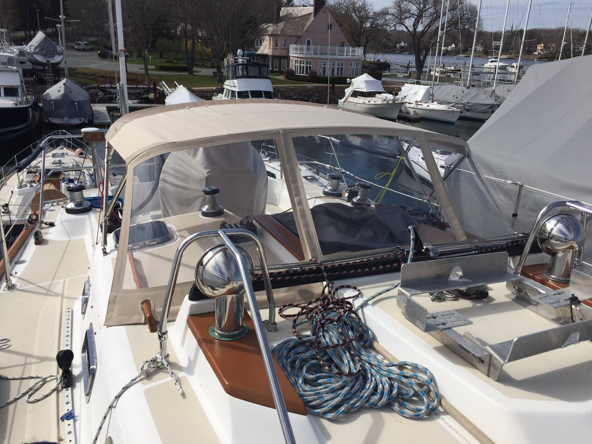 noakescanvas's tweet photo. First dodger of the year, Tartan 3700 https://t.co/GbNoa6XcVK