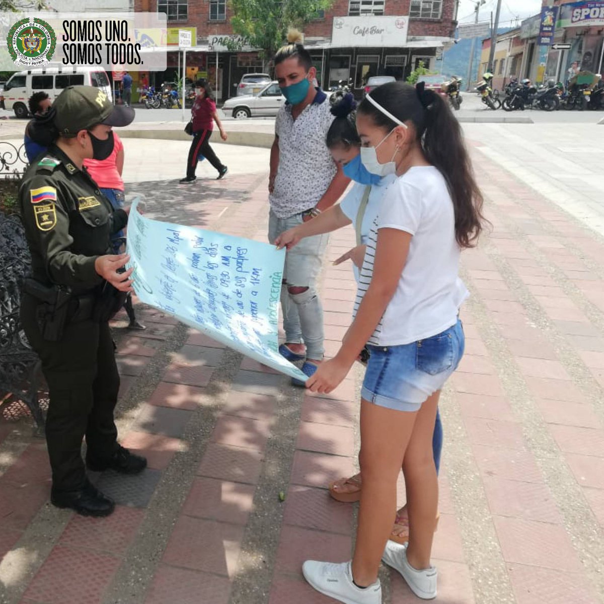 PoliciaCmarca's tweet photo. En 𝐌𝐞𝐬𝐢𝐭𝐚𝐬 𝐝𝐞𝐥 𝐂𝐨𝐥𝐞𝐠𝐢𝐨, con  𝐈𝐧𝐟𝐚𝐧𝐜𝐢𝐚 adelantamos actividades de #PrevenciónYAcción en el municipio.  Campaña para verificar el cumplimiento de las medidas adoptadas  para prevenir la propagación del COVID 19. #EvitaElCoronavirus https://t.co/k2H9SD8S7S