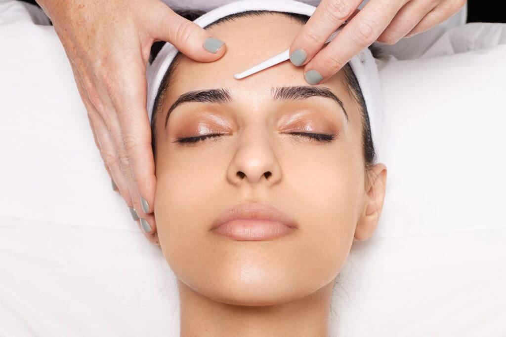 ZipperKim's tweet photo. Benefits of Dermaplaning
🌟Provides deeper product penetration
🌟Removes #facialhair
🌟Promotes #smootherskin
🌟Reduces the appearance of #acnescars
🌟Diminishes the look of #finelines

#Dermaplaning and #MandelicPeel $99 (SAVE $150)💕

Call 321.574.5376
https://t.co/AFT0Tzapm2 https://t.co/oHLo23lbtX