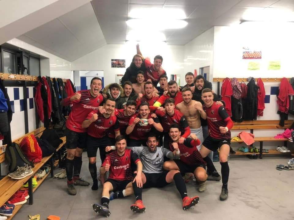 CastroFC_1952's tweet photo. HEMOS VUELTOOOOOOOOOOOO!!!!!!!!

🔴⚫🔴SOMOS DE 3°!!!!!!⚫🔴⚫

🔴⚫🔴 EL CASTRO FC CONSIGUE EL DESEADO ASCENSO🔴⚫🔴

🔴⚫🔴AUPA EL CASTRO FC🔴⚫🔴 https://t.co/rnQC5a1TIA