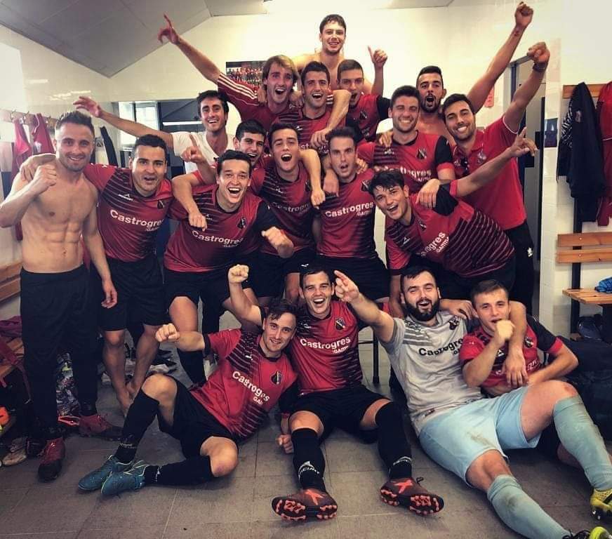 CastroFC_1952's tweet photo. HEMOS VUELTOOOOOOOOOOOO!!!!!!!!

🔴⚫🔴SOMOS DE 3°!!!!!!⚫🔴⚫

🔴⚫🔴 EL CASTRO FC CONSIGUE EL DESEADO ASCENSO🔴⚫🔴

🔴⚫🔴AUPA EL CASTRO FC🔴⚫🔴 https://t.co/rnQC5a1TIA
